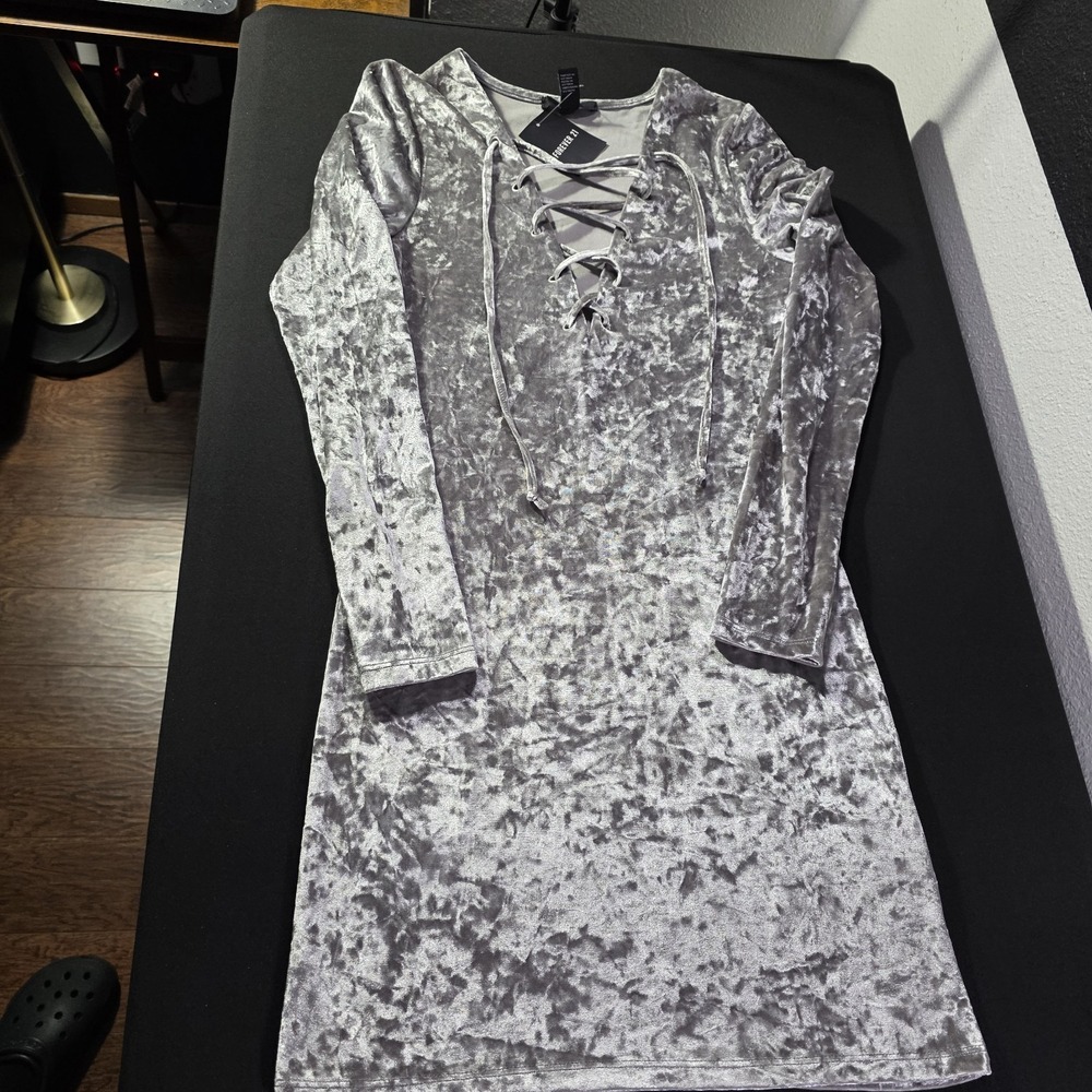 Women's Short Dress Forever 21 Size Medium Satin Velvet Silver Shimmer Y2K‎